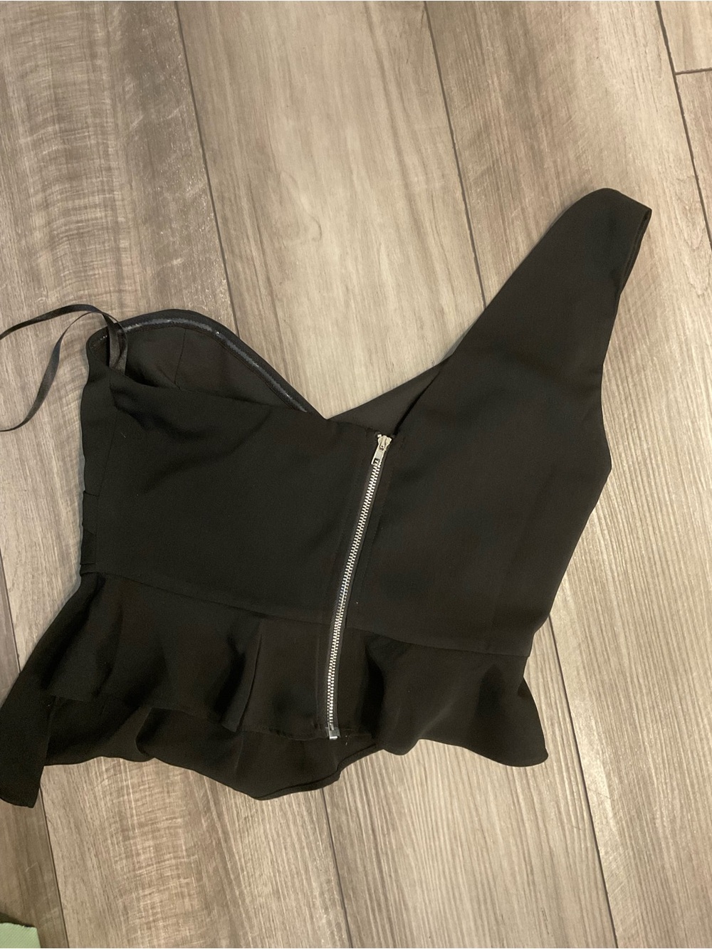 superdown Black One-Shoulder Peplum Camisole - Picture 7 of 7